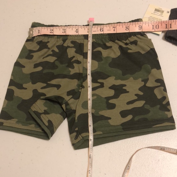 2 Garanimals Shorts 18 Months - Picture 3 of 12